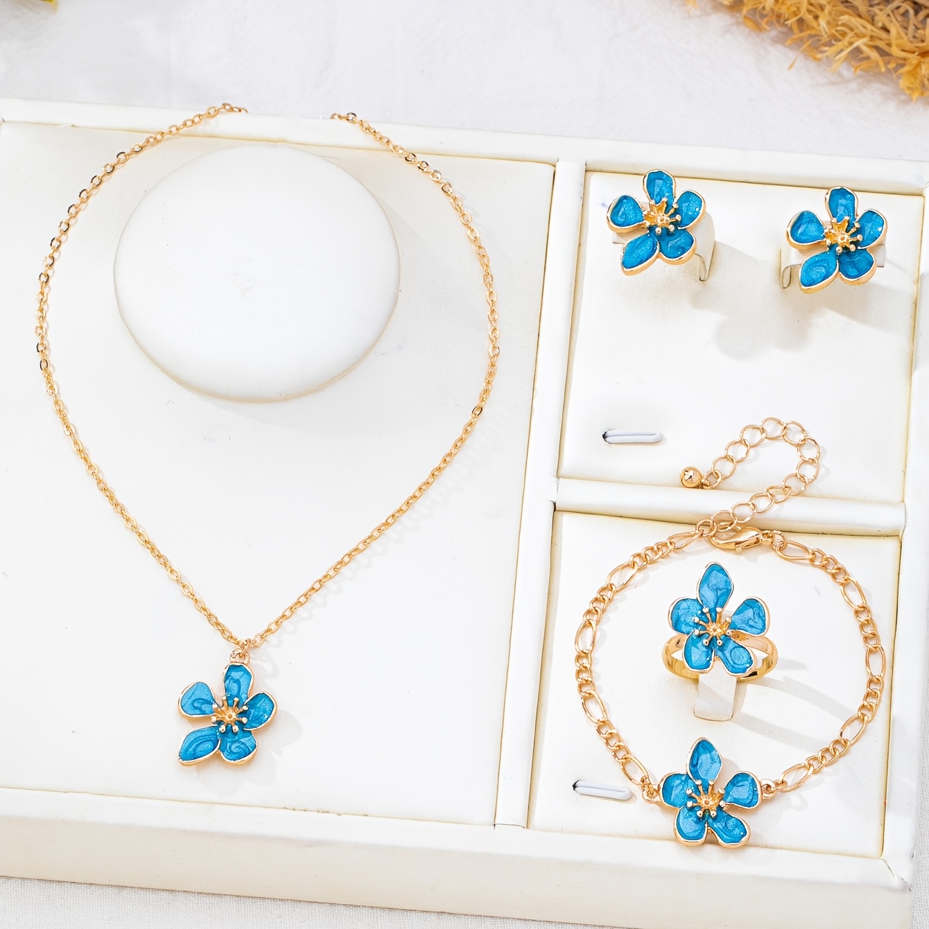 TEMU Leichter Luxus Schmuck 4-teiliges Set, Mädchenhaftes Kirschblüten Halskette Ohrringe Ring, Vielseitige Alltagsaccessoires