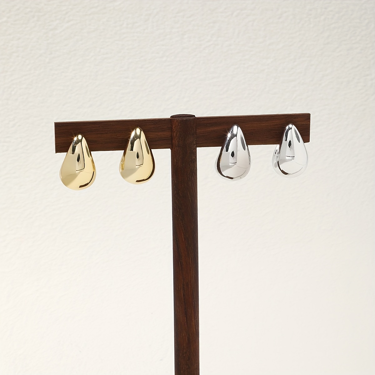 Elegant and Minimalist Teardrop Hoop Earrings Set for Women: Retro Punk Style, Suitable for Daily Wear and Festive Gifts