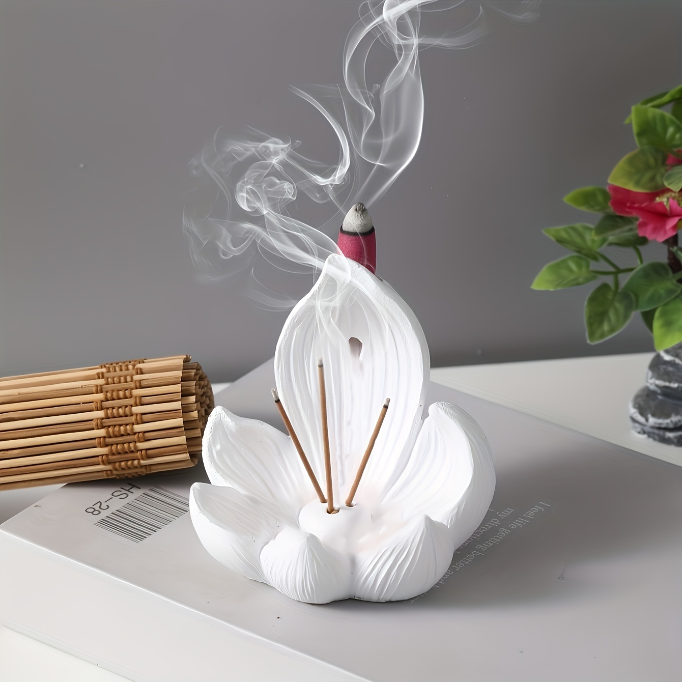 

Resin Lotus Flower Incense Holder, Unscented, Ideal For Yoga, Meditation, And Home Decor, For Christmas, Halloween, Thanksgiving, And Ramadan