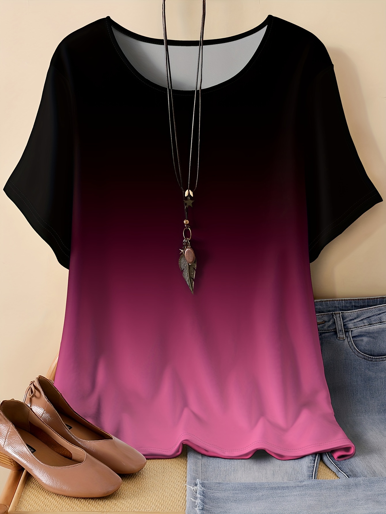 Plus Size, Oriented Plus Size Minimalist Two-Tone Print T-Shirt Spring/Summer Casual Round Neck Short Sleeve Top for Women, No Accessories Included