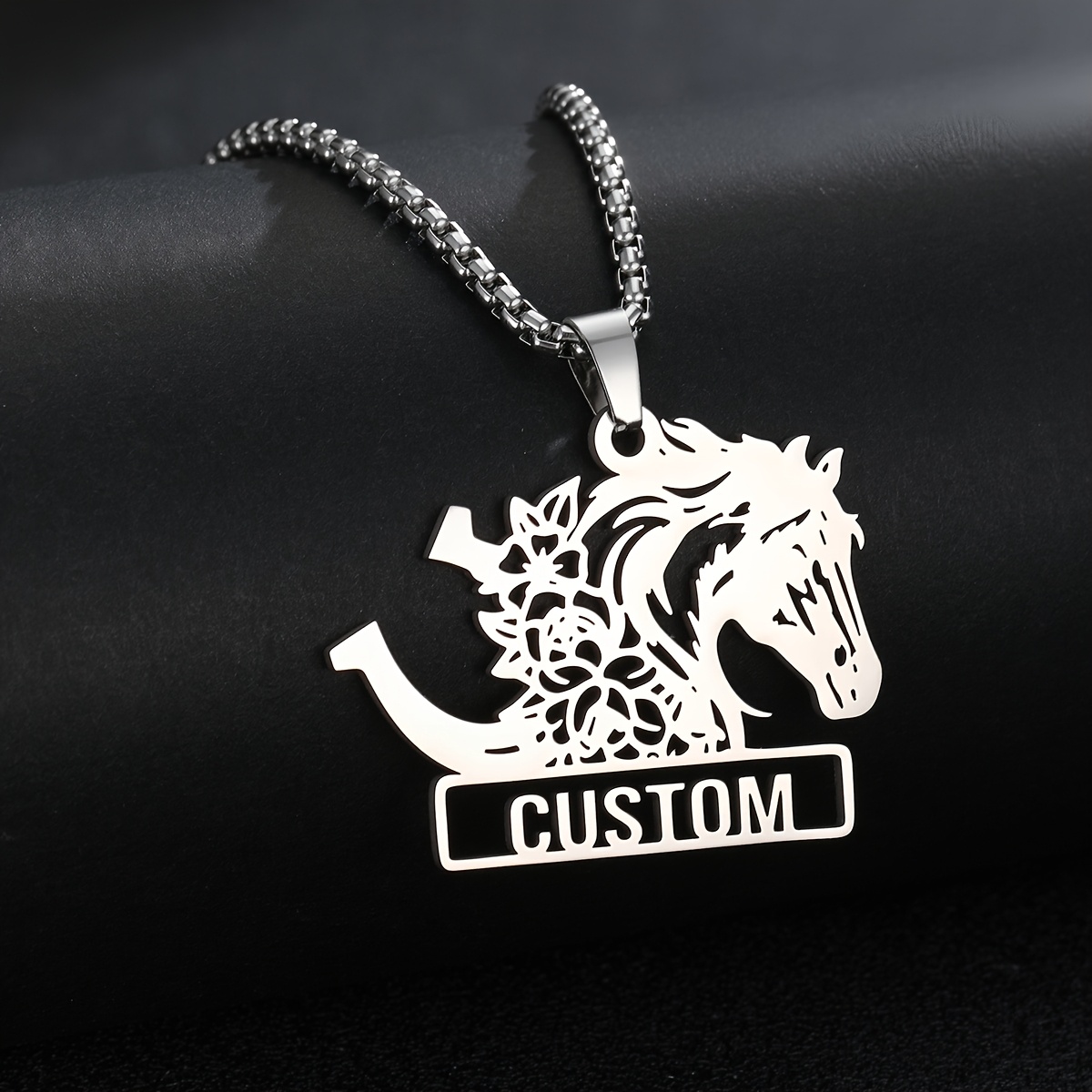 Collar caballo y flor