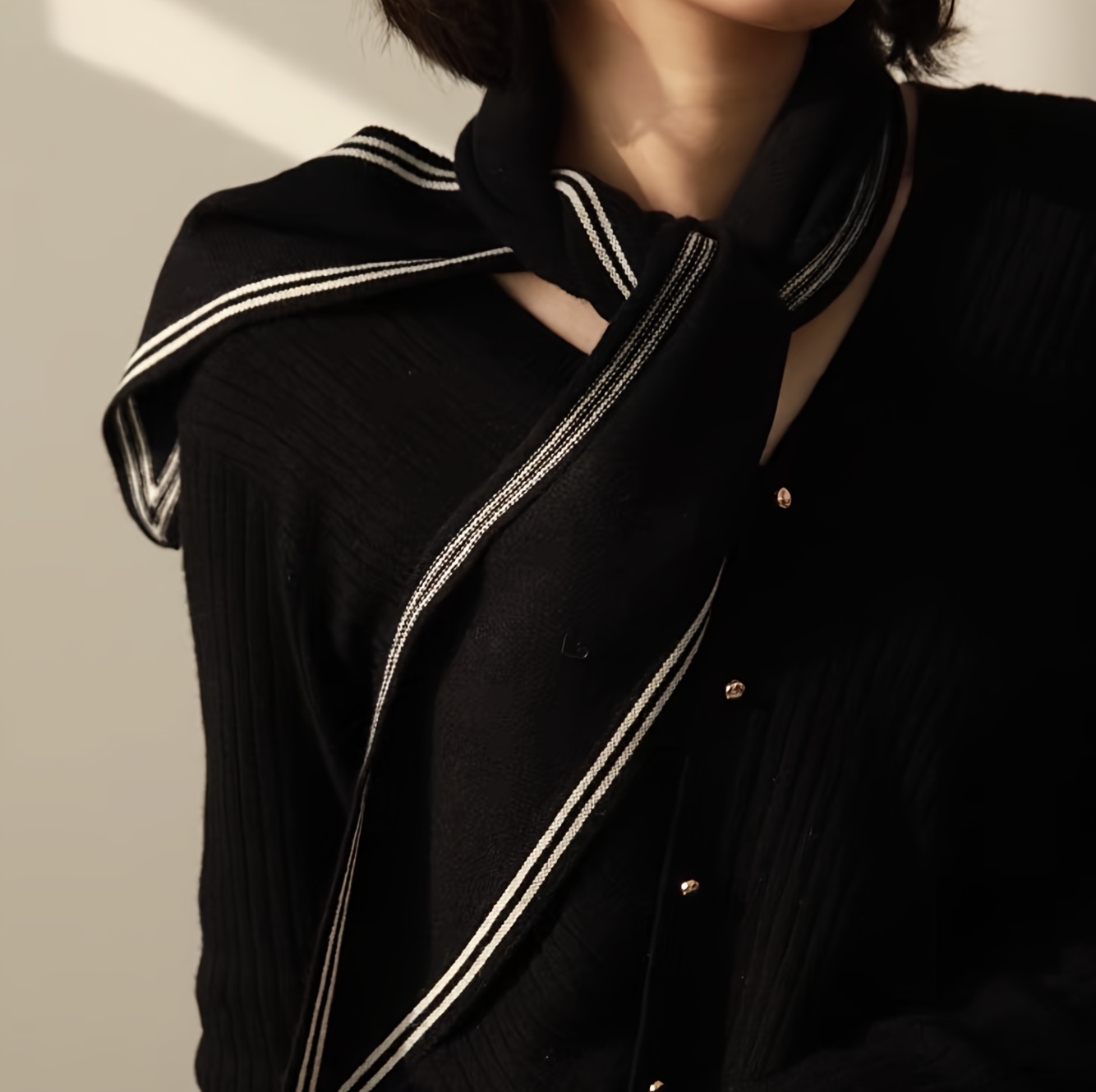 Ultra-Soft Cashmere Scarf: A Two-In-One Versatile Triangular Shawl And Neck Gaiter for Warmth And Comfort