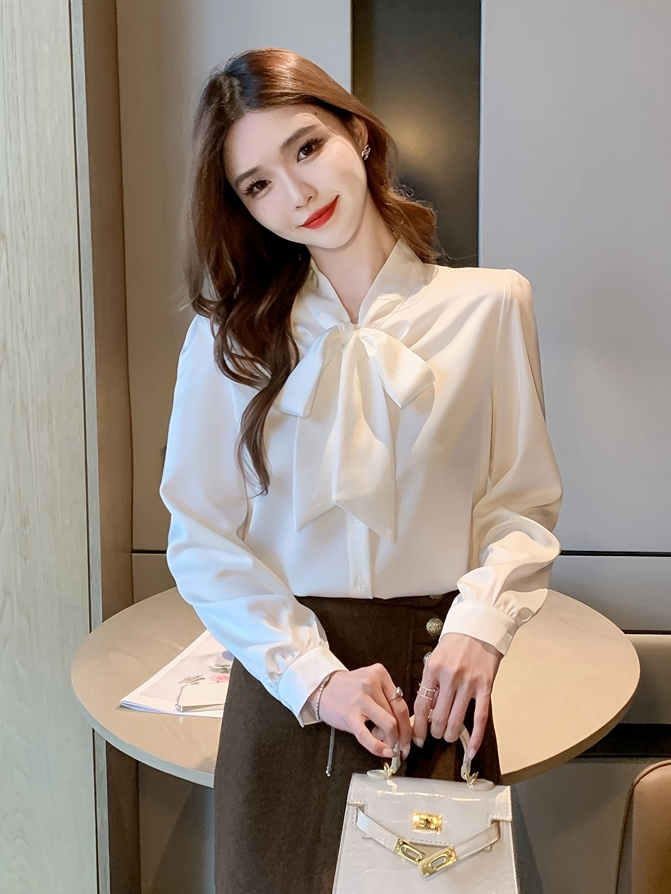 Blouse à nœud papillon pour femmes Chemise en de polyester à col  manches longues avec détail à lacet Style décontracté uni couleur pour