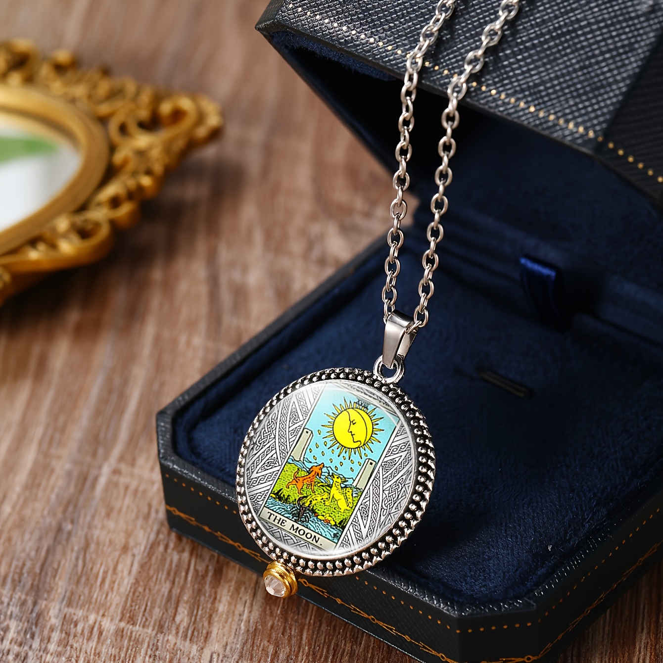 3pc Classic Round Glass Necklace & Earrings Set with Mysterious Design