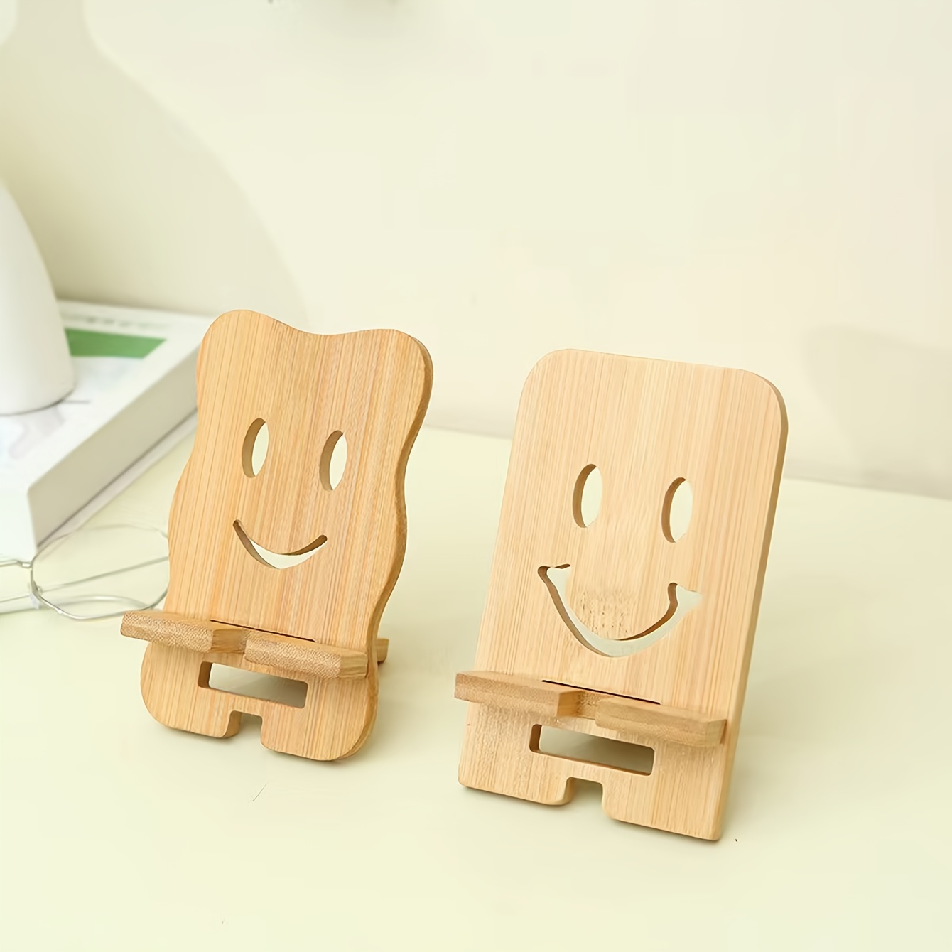 

Bamboo Smile Design Mobile Phone Stand Holder, Non-waterproof, 1pc