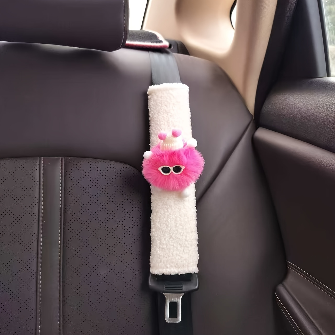 TEMU Monster-themed Beige Lamb Fleece Car Seat Belt Shoulder Pads, Featuring Soft Lamb Fleece As Material, With Pink And Designs, With And Cute Eyes