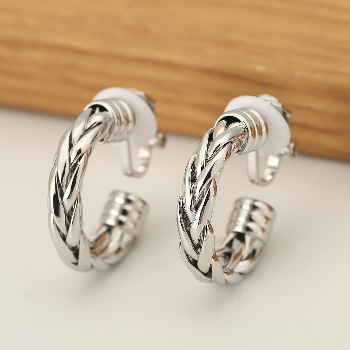 1 Pair Twisted Spiral Geometric Clip-on Earrings For Women – Minimalist Non-piercing Ear Cuffs, Unique Boho Chic Jewelry, Perfect Anniversary/birthday/holiday Gift