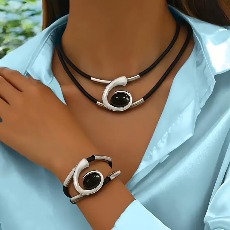 E-shop 2er-Set Halsketten-Armbänder im böhmischen Stil mit einfachen geometrischen Mustern für Damen