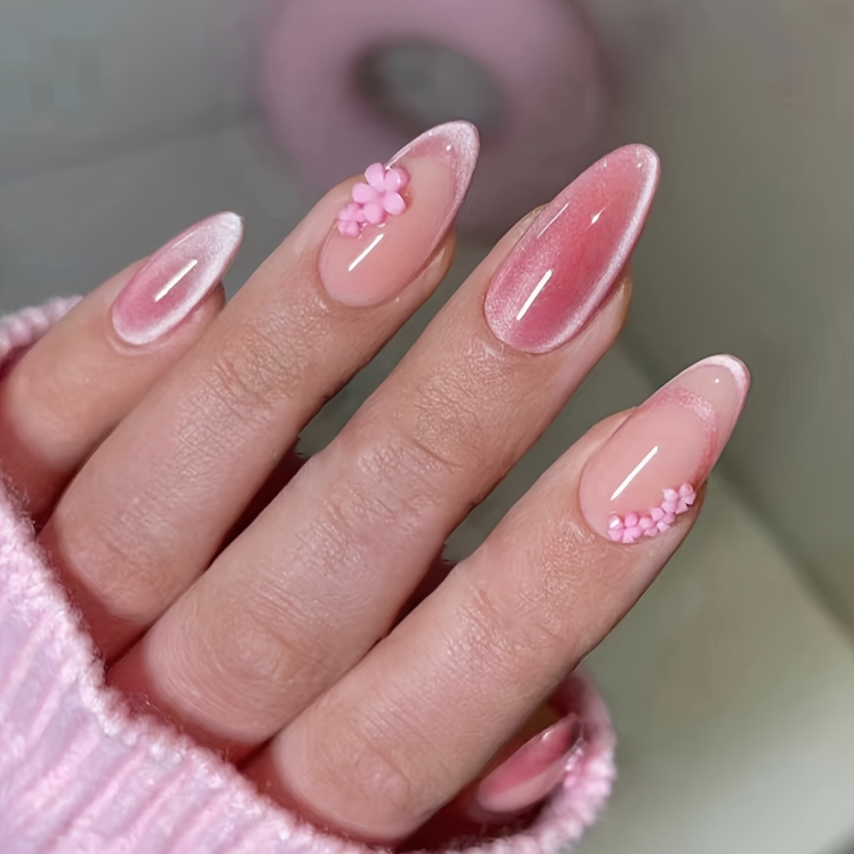 Image of 24pcs Cat Eye Powder Small Flower Minimalist Pure Desire Gentle Sweet Almond Fake Nails + 1 Sheet Jelly Glue + 1 Nail File