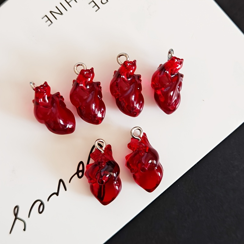E-shop Set mit 6 Gothic Vintage Blutroten Herz Harz Charms für Punk Style Kreative Halloween Ohrringe und Halskette Schmuckherstellung Zubehör