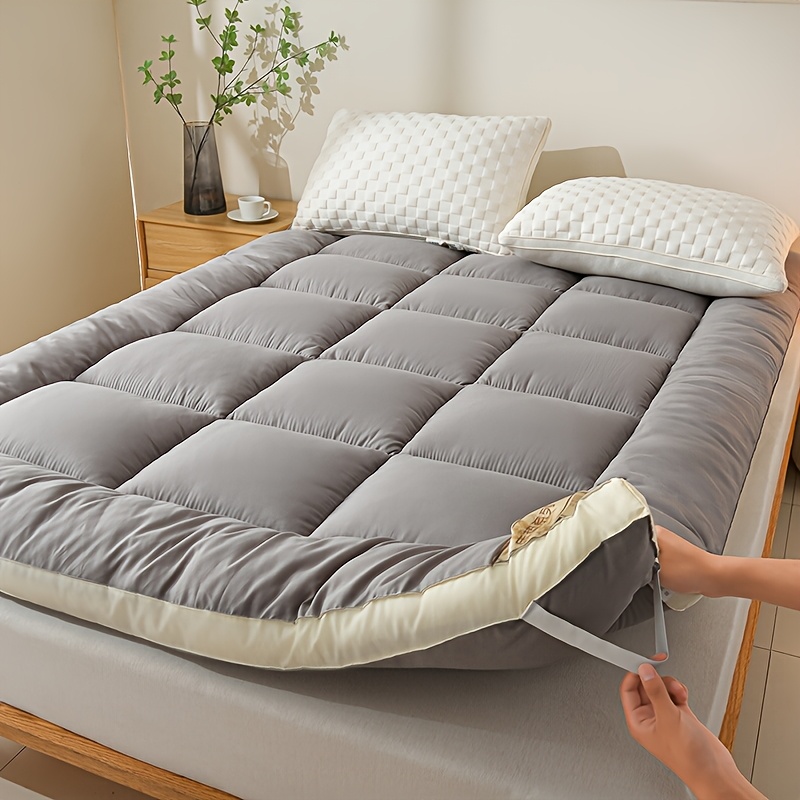 1pc Luxury Mattress Pad, Instant Warmth Winter Cold Protection, Ultra-Soft Comfortable Thickened Warm Mat, Corner Straps, 3D Quilted Mattress Protector, Skin-Friendly Breathable, Fluffy, Fall Winter Choice, Single Double Bed Cover Large Size