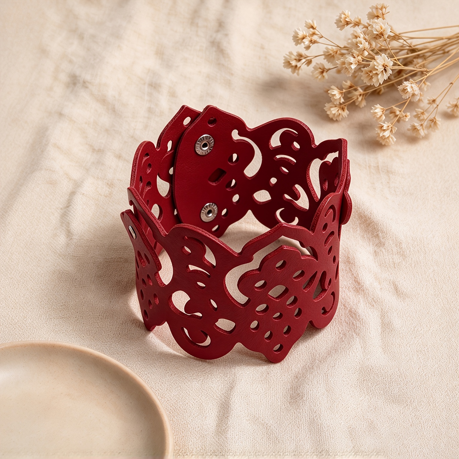 Hollow-Out Floral Carved Double-Layer Wrist Accessory, Elegant