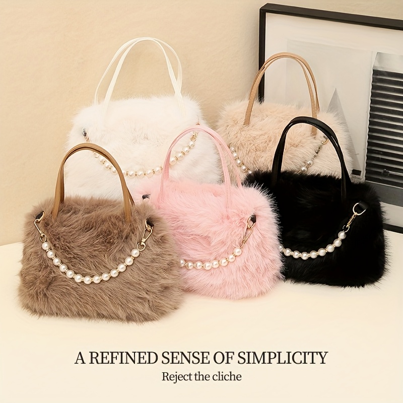 

Fashionable And Trendy Single Shoulder Armpit Small Square Bag Furry Commuting Bag Plush Bag Women'