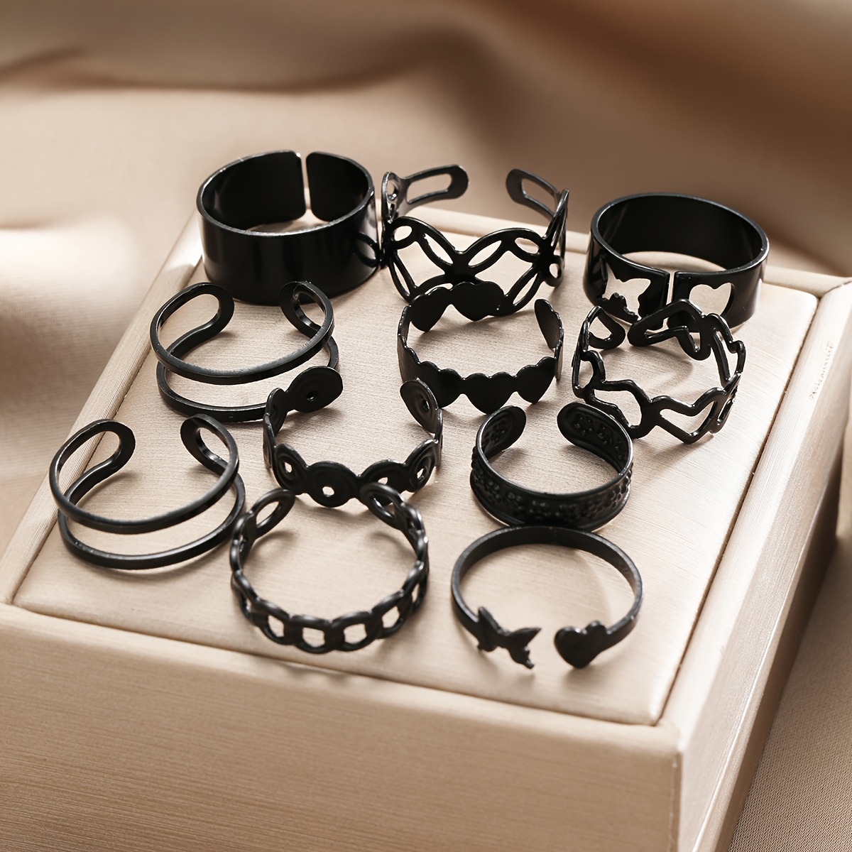 

11pcs Fashion Simple Elegant Vintage Design Geometric Wide Black Ring Multi Piece Set Holiday Vacation Party Dating Gift