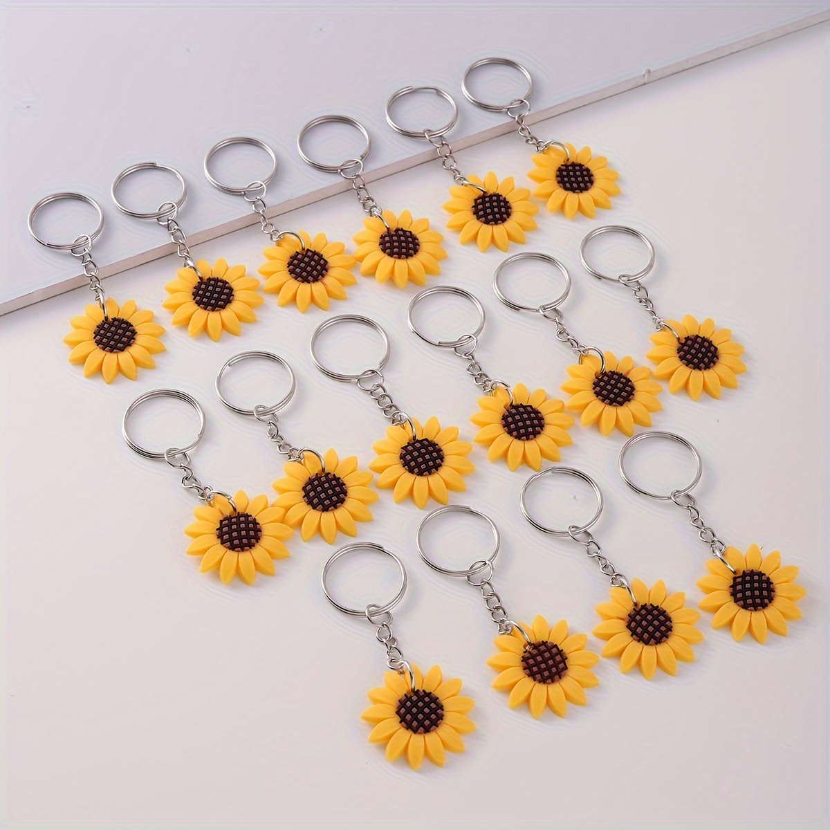 

16pcs/pack Cartoon Sunflower Keychains, Pvc Daisy Key Rings, Fashionable Casual Accessories For Women's Wallets, Backpacks & Handbags, Perfect For Anniversary Gifts