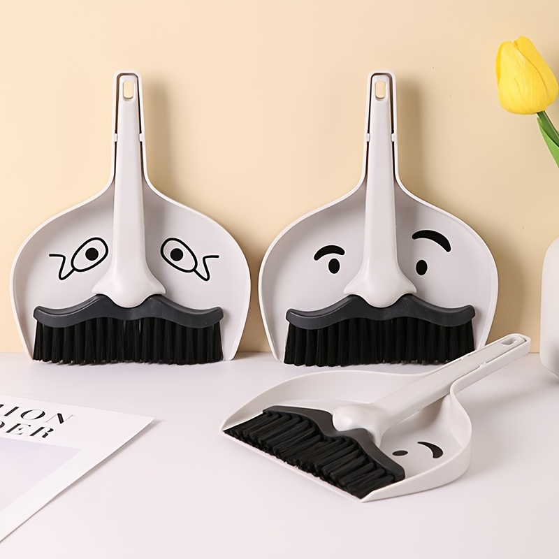 1 set mini desktop broom and dustpan set small broom two piece set keyboard cleaning brush Product details 3