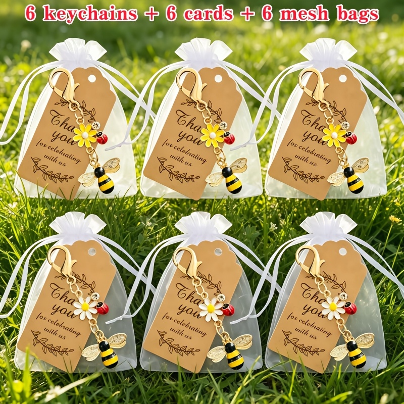 TEMU Set di 18 portachiavi ciondoli per borsa a forma di ape, margherita e , 6 portachiavi + 6 carte + 6 sacchetti a rete, piccoli accessori a forma