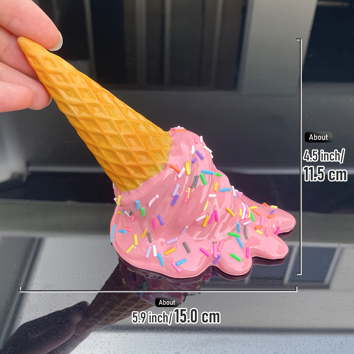 溶けるアイスクリームの彫刻 室内装飾に適した レーション ガーデンの