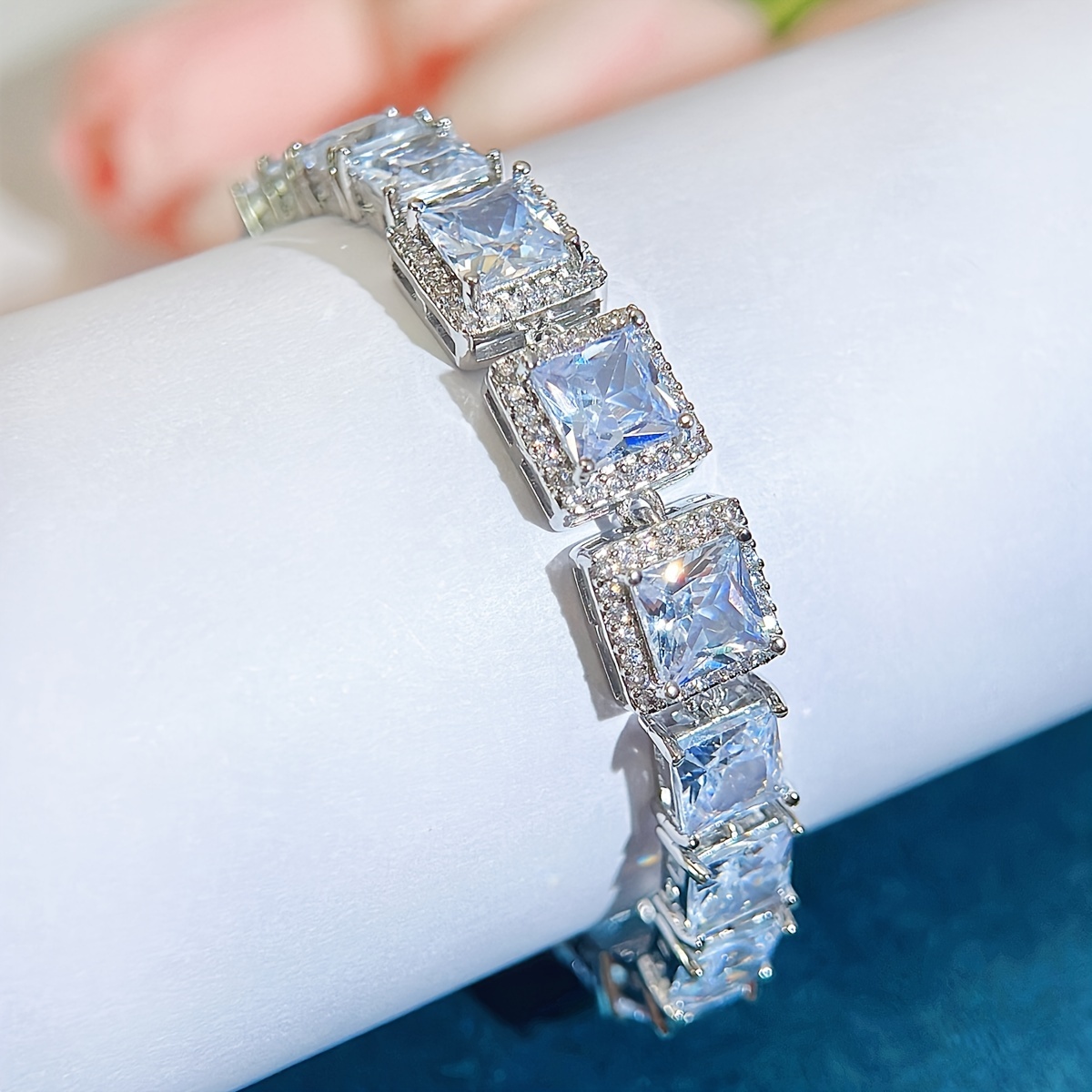 Image of 1pc Exquisite Women's Bracelet With Shiny Synthetic Synthetic Zirconia Delicate Pendant For Daily Party Jewelry Wrist Accessory