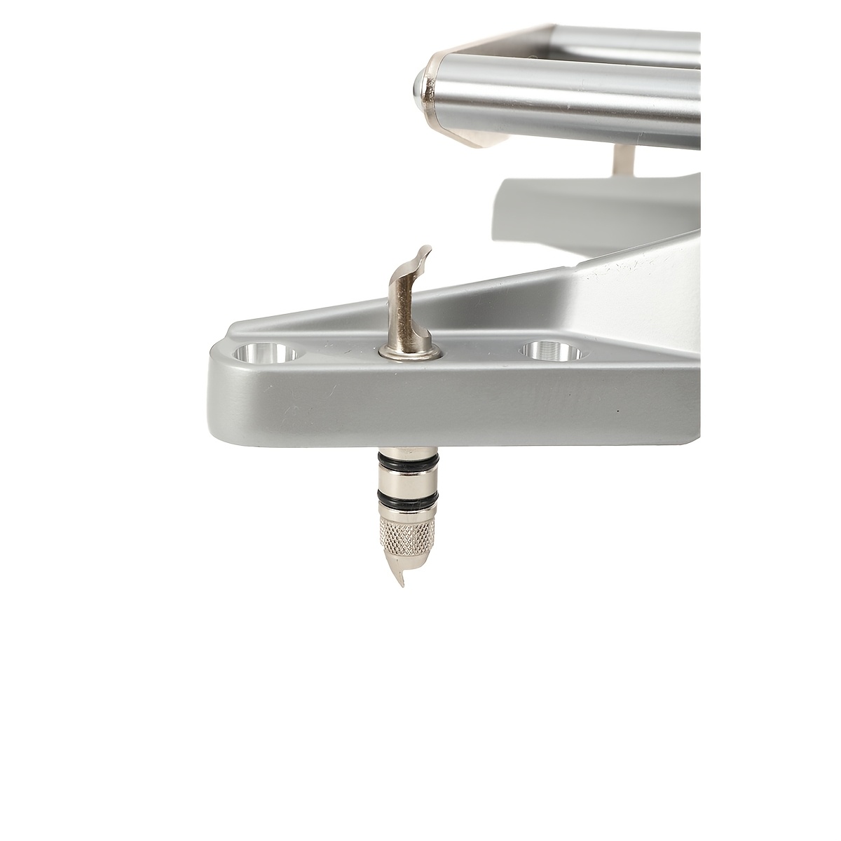Universal Wheel Clamp and Magnetic Adapter for Wheel Alignment