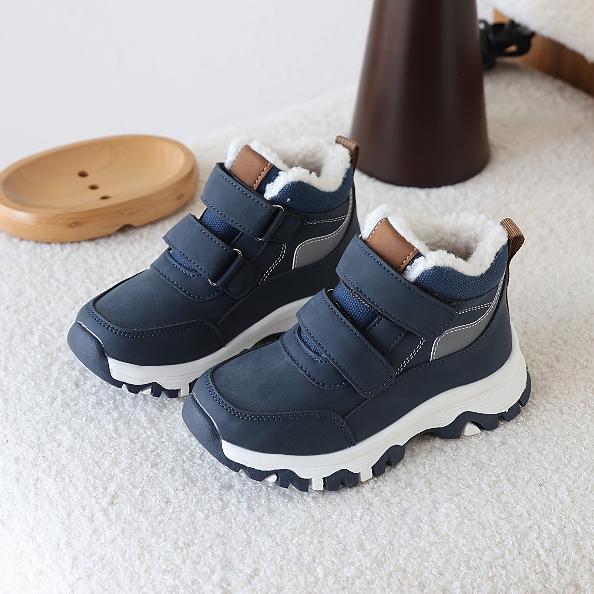 1 Pair Boys' Snow Boots Winter Fleece Warm High-top Outdoor Sports Shoes