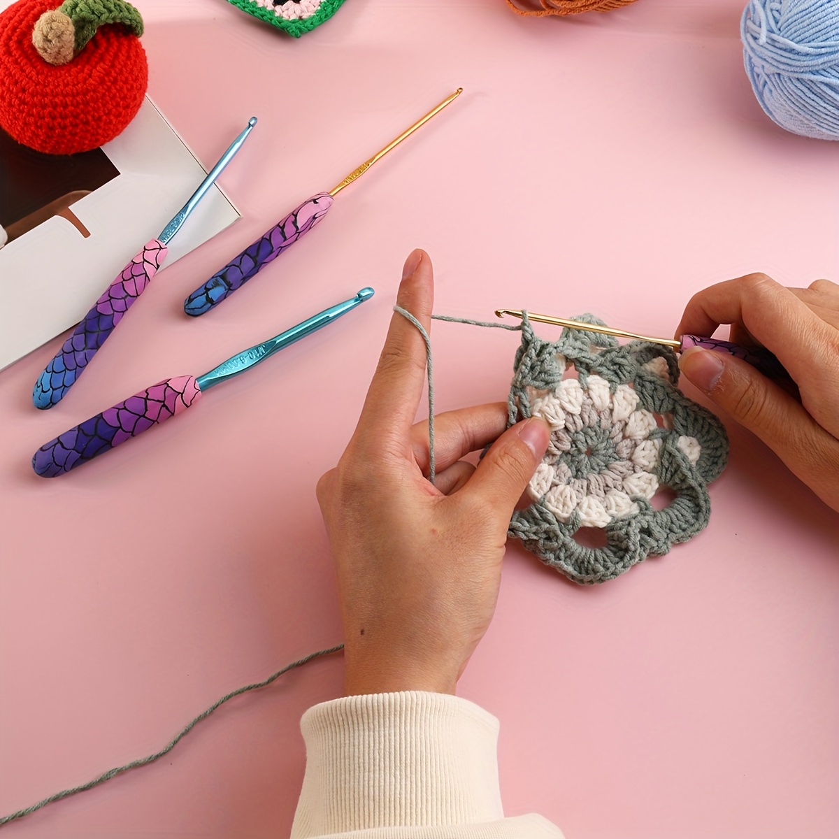 

12pcs Soft Handle Mermaid Crochet, Crochet Hooks Ergonomic Soft Grip For Arthritic Hands Crochet Needle Set And Crochet Accessories For Beginners