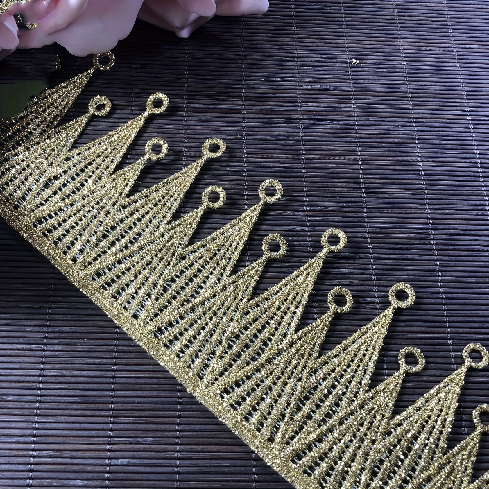 Image of 1 Meter Per Pack Of Crown Water-soluble Lace Embroidery 7 Cm Barcode Headwear Additions For Lace In Clothing Decorations
