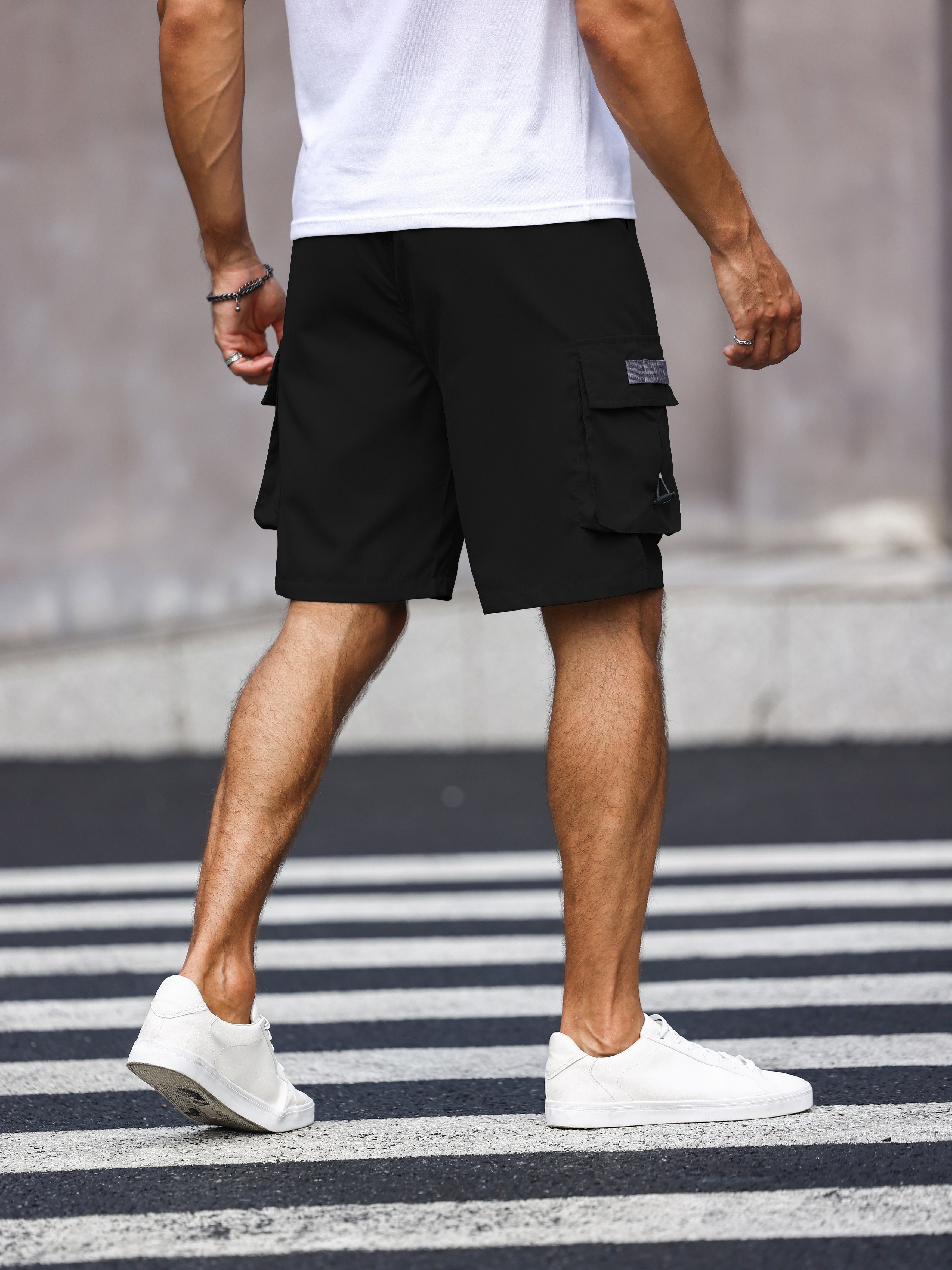 mens cargo shorts with pockets in solid color loose fit and fashionable for casual wear bermuda shorts details 3