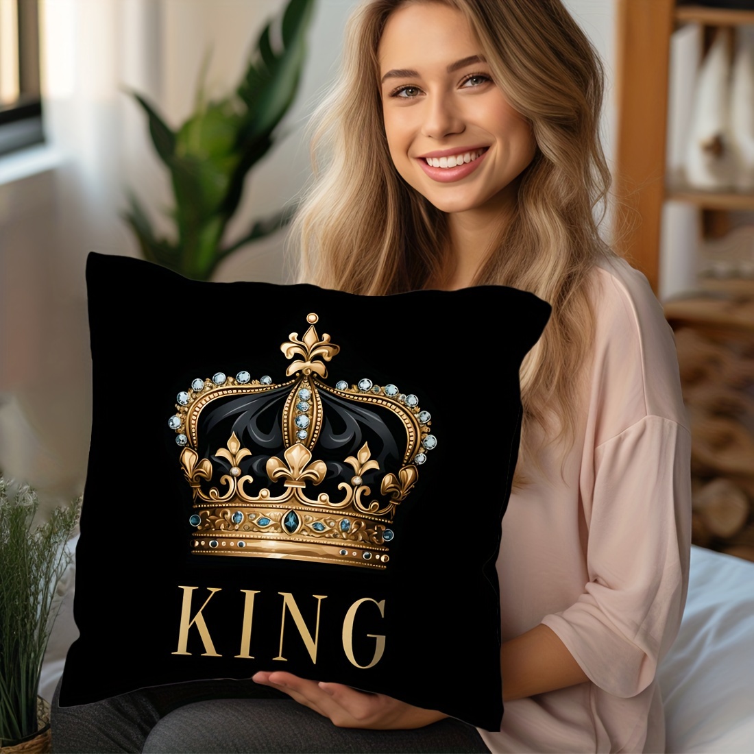 

1/2pcs, 17.7x17.7inch King & Queen Crown Decorative Peach Skin Velvet Pillow Covers, Black And Gold, Single-sided Print, No Insert, Contemporary Style Cushion Cases For Sofa, Bedroom, Car, Home Decor