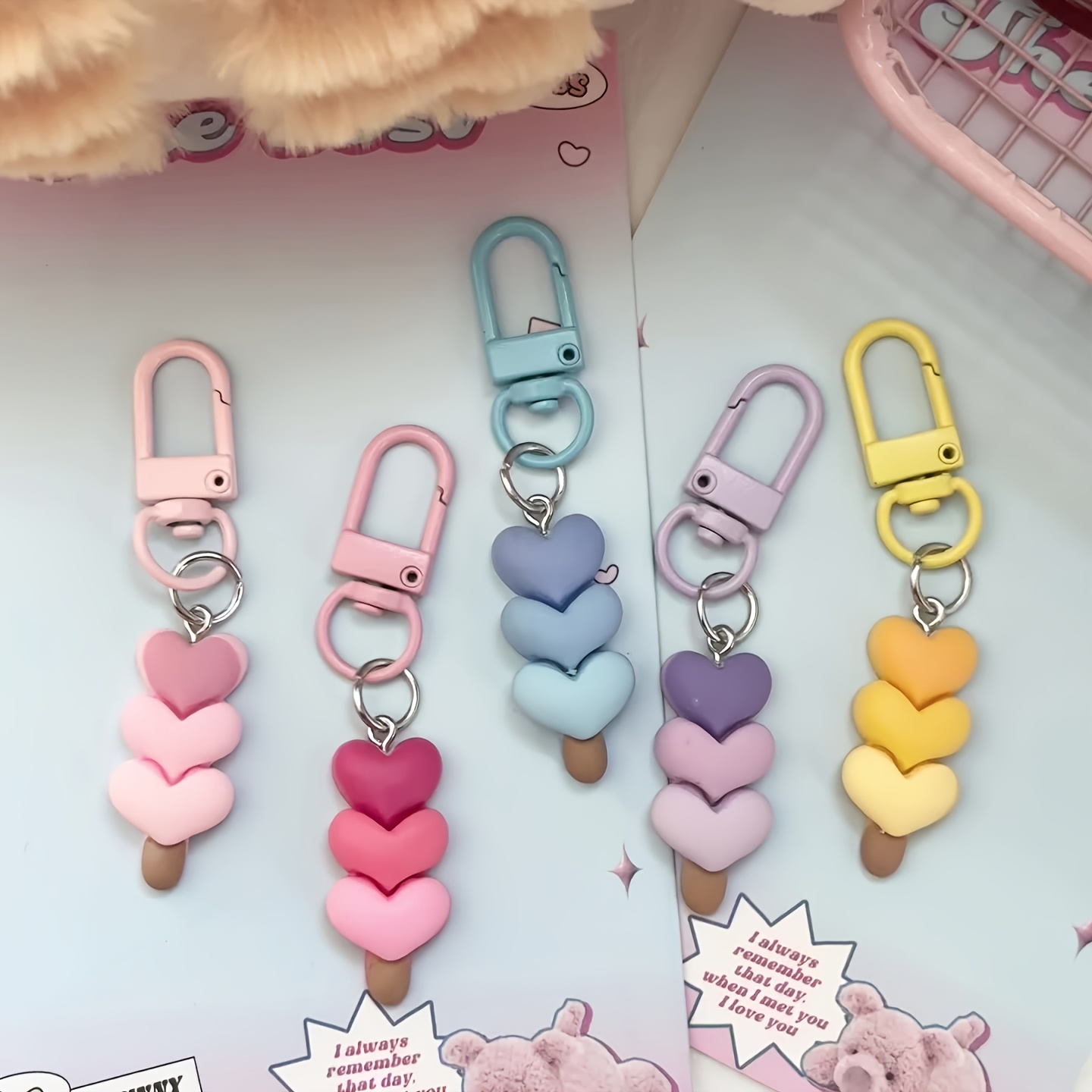 E-shop 5er-Set Schlüsselanhänger mit Herzmotiv zum Valentinstag | Harz Farbverlauf Herz Design mit Karabinerverschluss aus Legierung, Romantisches