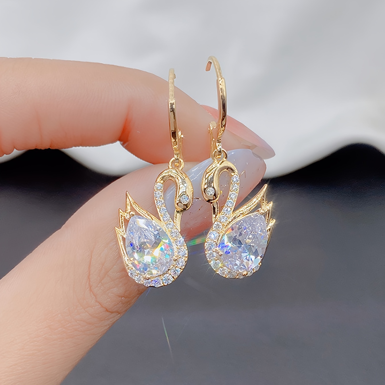 

Temperament Earrings Light Luxury Elegant Exquisite Unique Glass Inlaid Ladies Daily Banquet Holiday Gift Fashion Drop Earrings