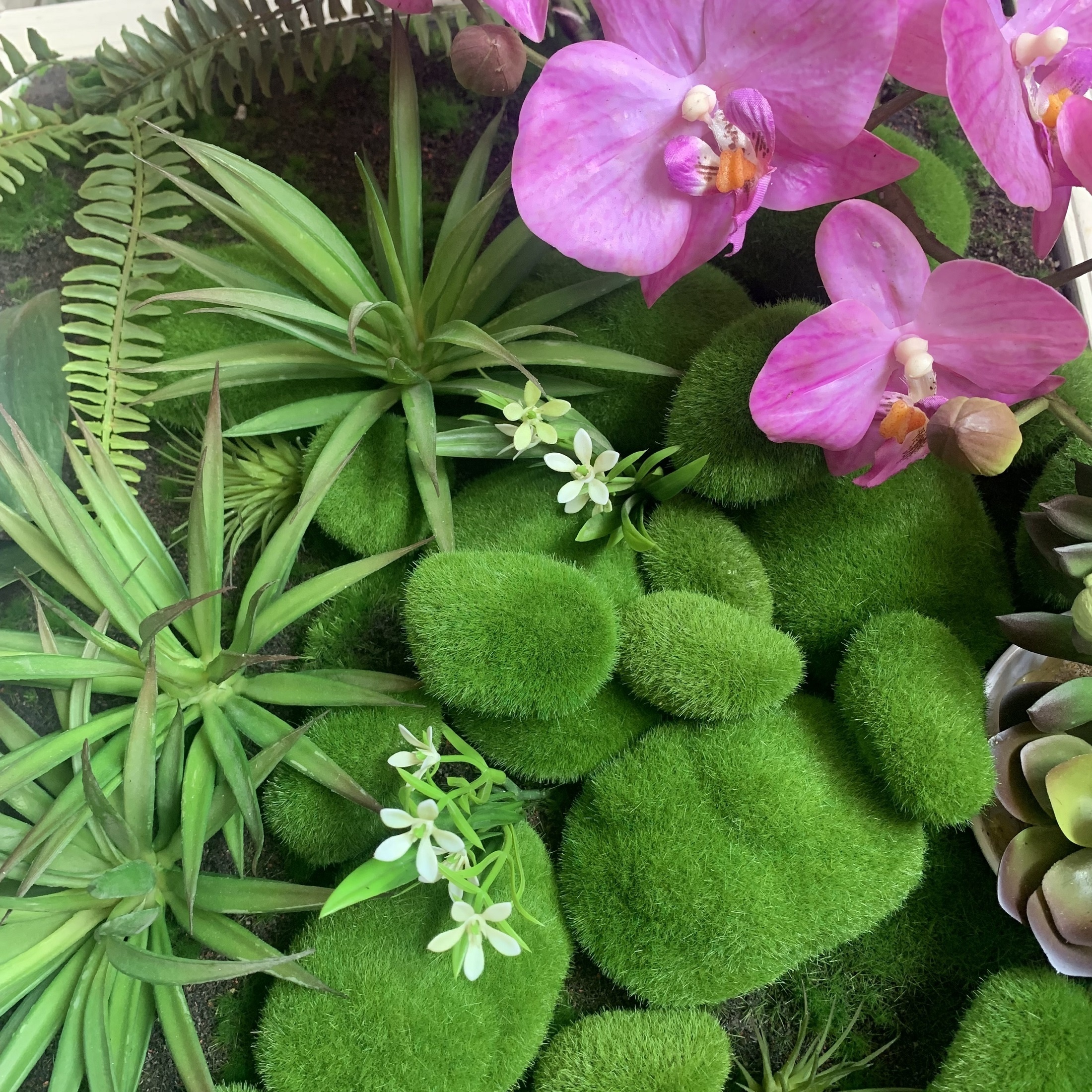 Image of 20pcs Artificial Moss Rocks - 2 Sizes, Covered Stones For Fairy Gardens, Floral Arrangements, And , Perfect For Succulents, , And Indoor Home Decor