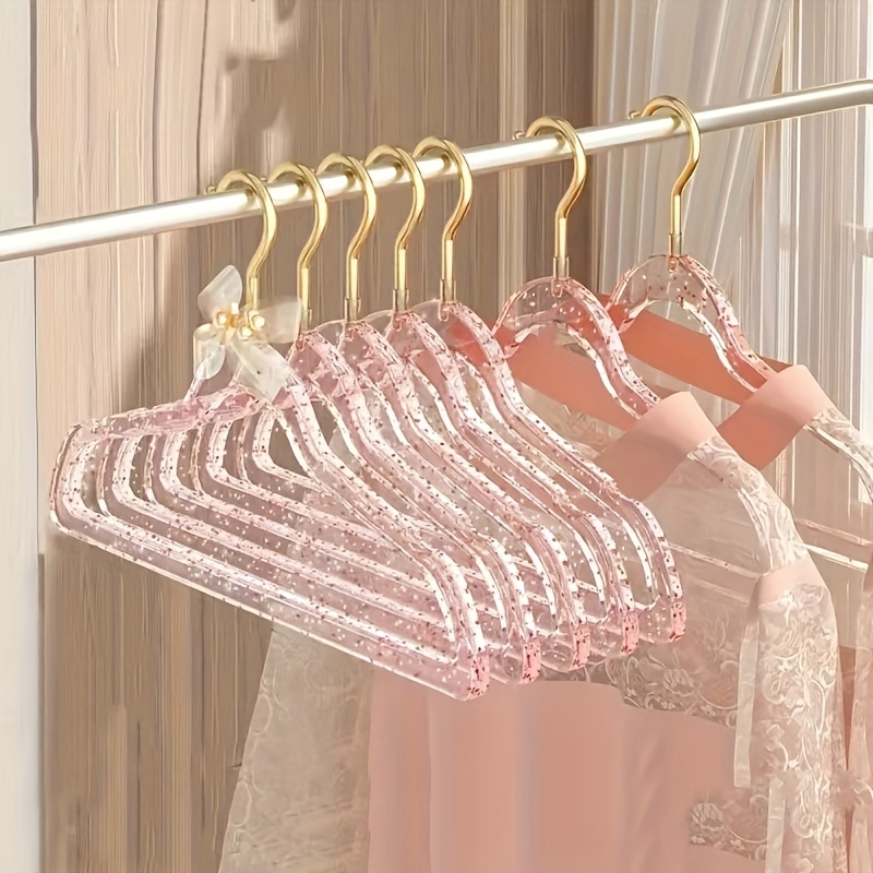 

A Set Of 20 Golden Shiny Hangers, Non-slip Outerwear And Clothing Hangers, Space-saving Wardrobe Organizer, Polished Plastic Products, Suitable For Weddings And Retail Displays.