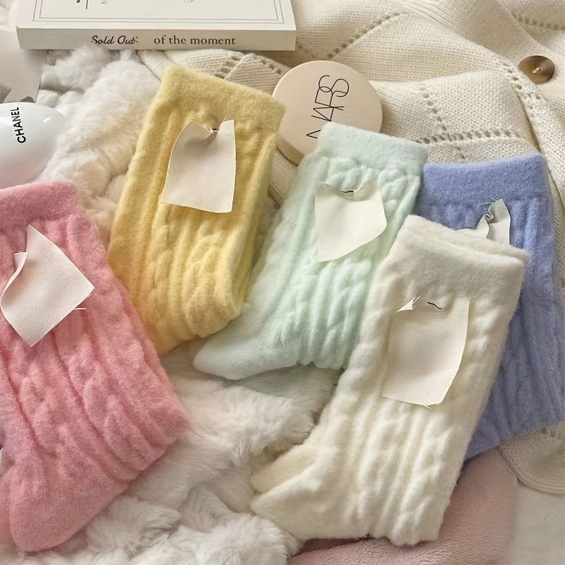 

5 Pairs Of Comfortable Plush Socks For Women And Girls, Super Soft Winter Socks, Solid Letter Patch Thermal Middle Tube Socks