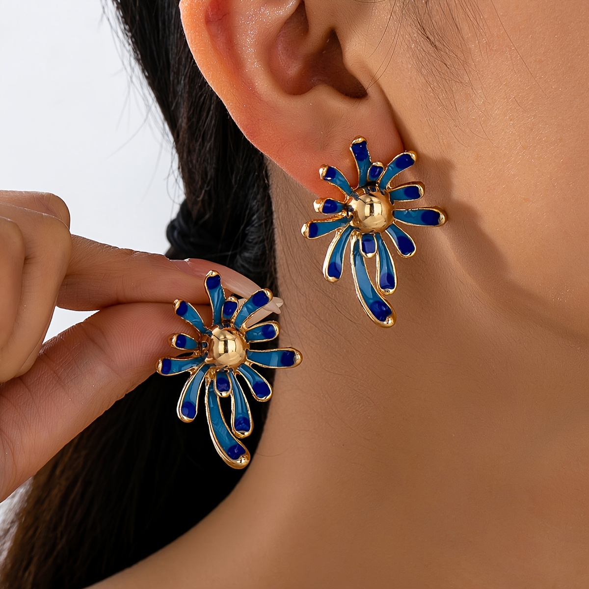 TEMU A Pair Of European And American Fashionable, Versatile, And Unique Women's Ear Studs