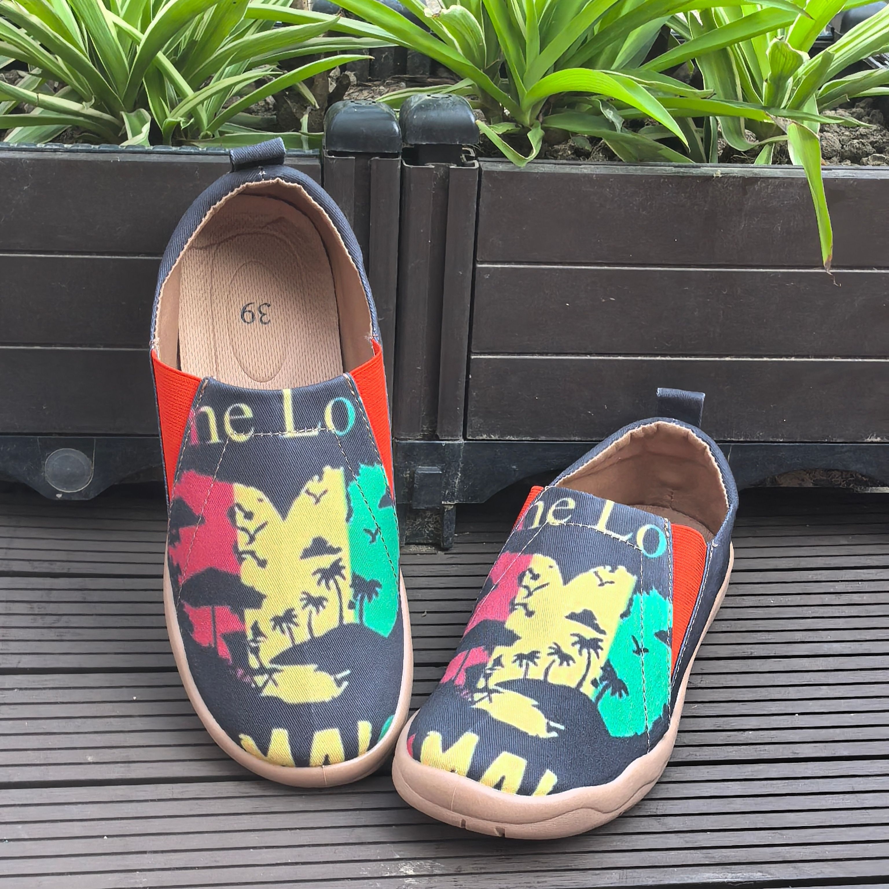 

Casual Slip-on Canvas Shoes With Jamaican Motif - Fabric Upper & Inner, Plain Toe, Soft Pu Sole, Comfortable All-season Loafers