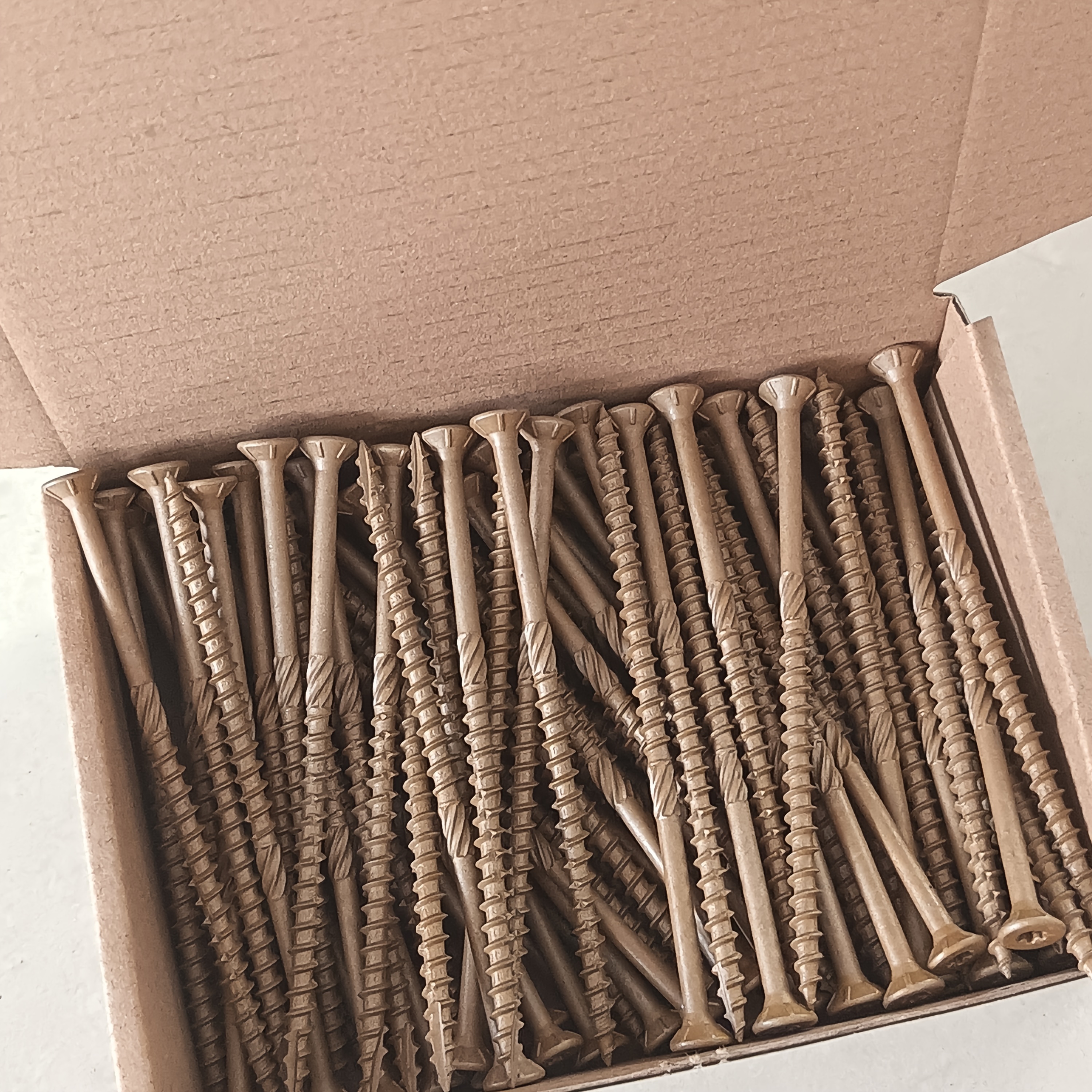 item picture 100pcs heavy deck screws 8   carbon steel oxide   exterior wood screws rust resistant epoxy coated brown t25 star bit