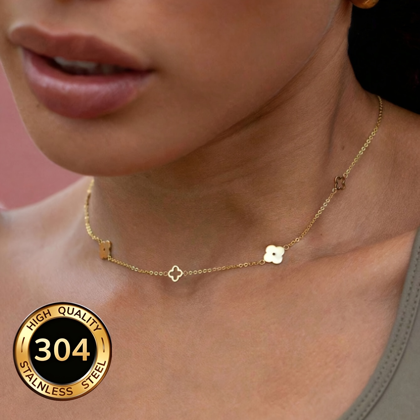 E-shop Modische Hohle Fünf-Blumen-Anhänger-Halskette, 304 Edelstahl, Damen-Accessoires, Farbecht, Damenmode-Halskette, für den täglichen Gebrauch