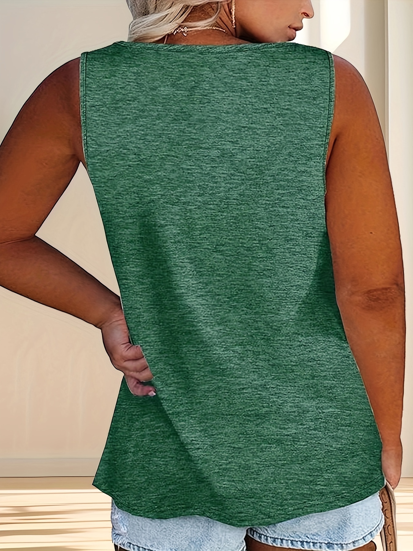 Women'S Plus Size Casual Tank Top with Button Detail - Sleeveless, Solid Color, Stretchy Fabric, Crew Neck, Oversized Fit for Summer Outings, Comfortable Clothing | Relaxed Fit Top | Medium Stretch Materia