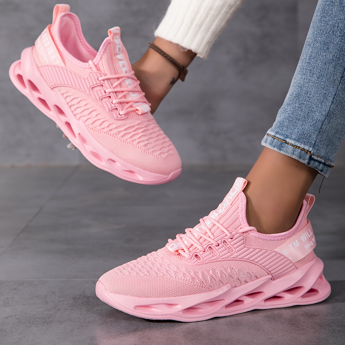 Pastel Pink Pink Jogging Shoes 2025 New Stylish Light Pink Casual