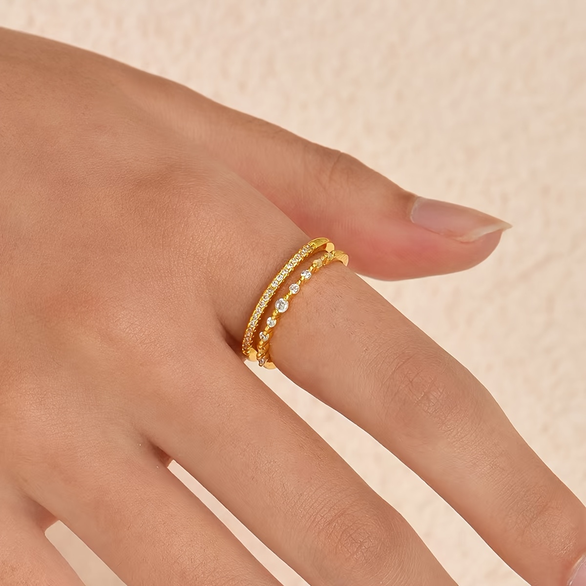 An Elegant Retro-Style Ring Featuring a Round Synthetic Zirconia Set in a Classic Copper Four-Prong Setting, Suitable for All Seasons, And an Ideal Choice for Daily Wear And Gifts