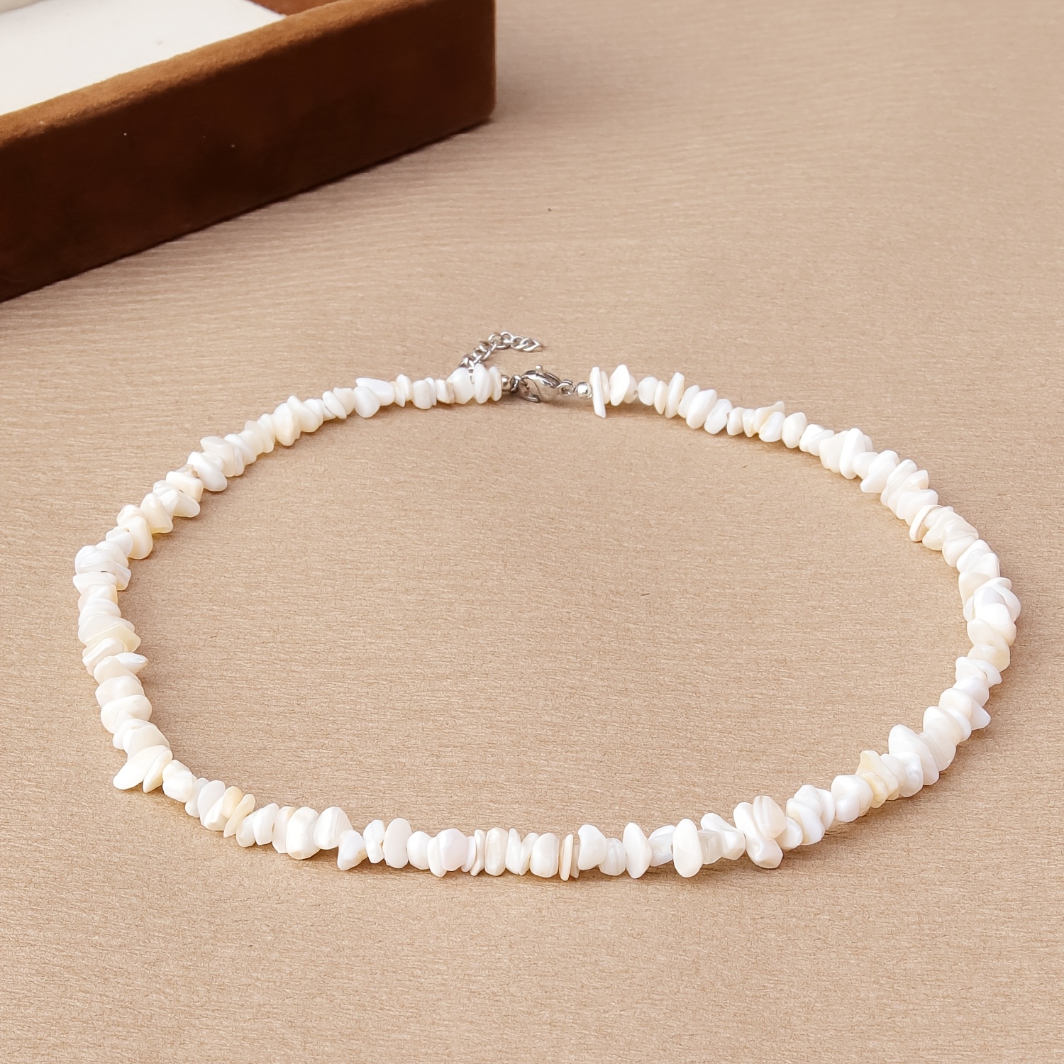 E-shop Naturstein . handgefertigter Damen-Halskette im Bohème-Stil für den Sommer mit Muschel-Verzierungen, für Strand-Schmuck