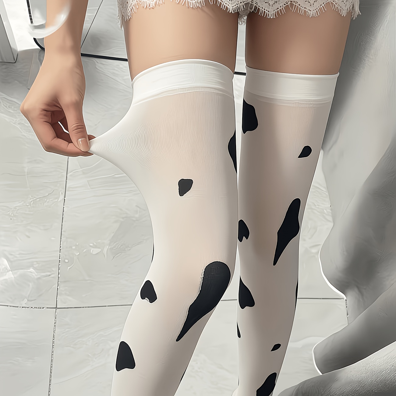 damen overknee-socken mit kuhfleckenmuster - cremeweiß,   für themen-outfits, oberschenkelhohe socken, maschinenwaschbar, bequem für arbeitskleidung & freizeitkleidung