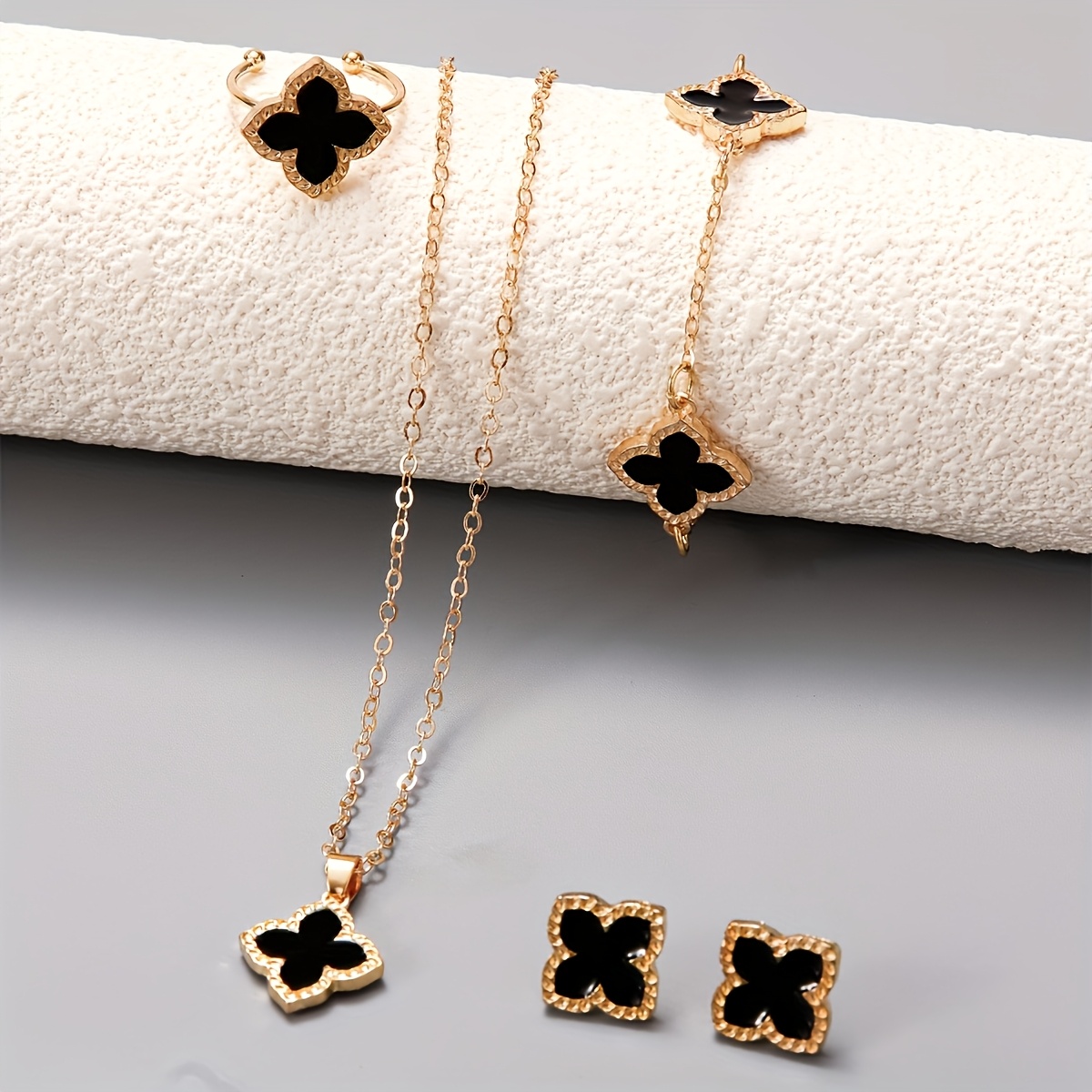 TEMU Clover Jewelry Set, Enamel Alloy Clover Flower Necklace, Bracelet, Ring, Stud Earrings, Gift For , Suitable For Daily Wear, Parties, Banquets,