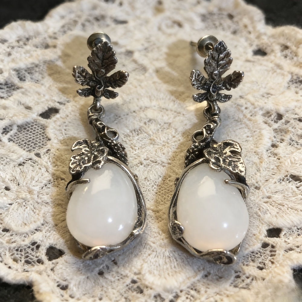 E-shop Ein Paar Opal Blumen Gravierte Detail Hängeohrringe - Gothic Retro Statement Schmuck, Geeignet für Dinnerpartys und Alltagskleidung