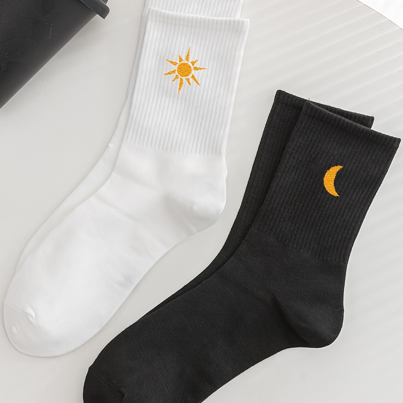 TEMU Of Random Color Atmosphere Couple Starry Embroidered Socks, Trendy Black And White Mid-calf Socks, Soft Socks Suitable For Daily Wear