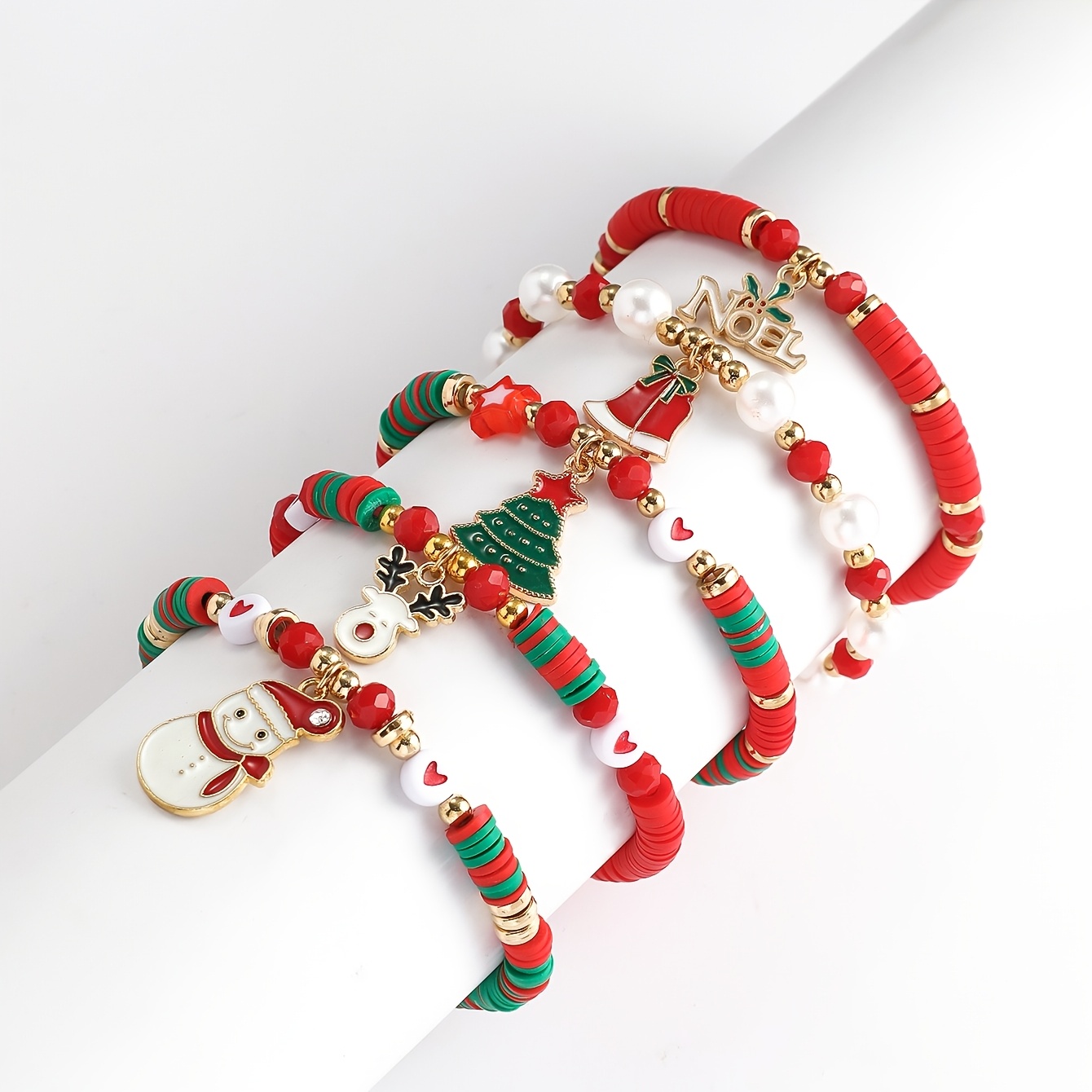 TEMU Lot de 5 Bracelets Charmants Empilables pour Femmes - Bracelets d' Élastiques à avec Perles et Charmes, Cadeau Bijou pour Noël, Anniversaires,