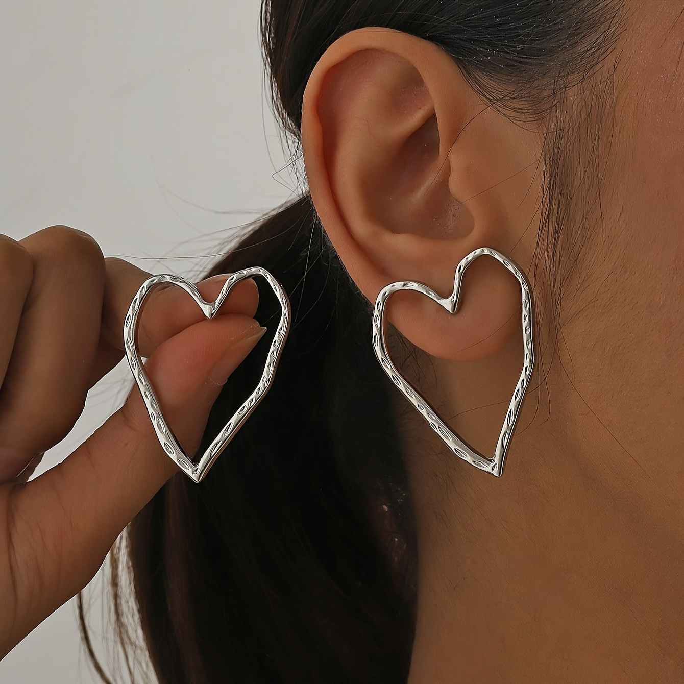 

2 paires de boucles d'oreilles en de cœur, texturées, de zinc, aiguille d'oreille en fer, et un et les fêtes, cadeau la -