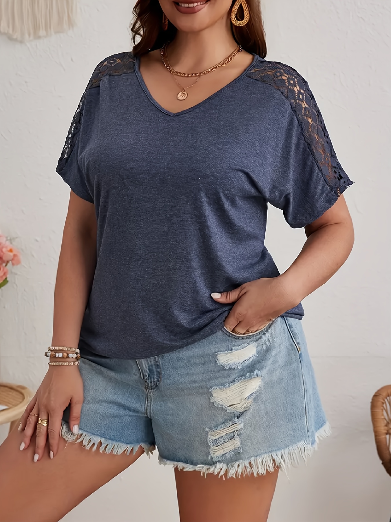 Women'S Plus Size 2024 Summer Fashion V-Neck T-Shirt - Pink with Lace Detail, Short Sleeve, Lightweight & Stretchy Fabric, Casual Wear, Casual Wear Tee | Lace Trim Top | Comfortable Fit, Plus Size Shirts