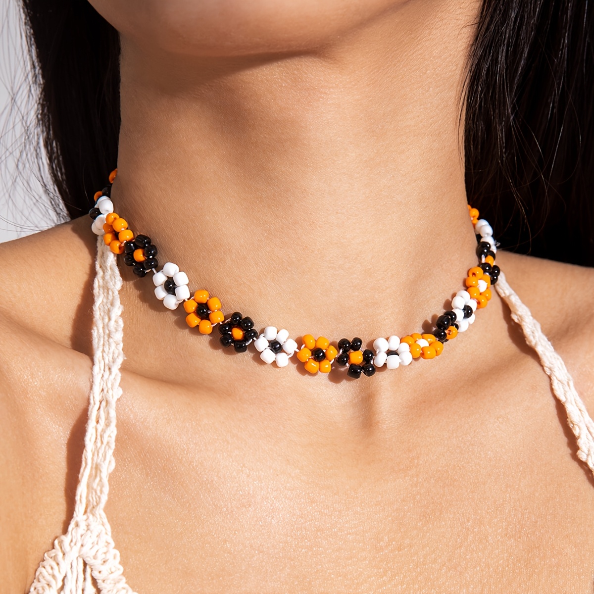 TEMU Chaîne de clavicule patchwork de fleurs contrastées orange, noire et blanche de style gothique unique avec une d'Halloween pour femmes, convient